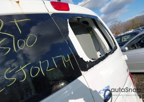 2015 Nissan Nv200 Sv z USA, uszkodzony, nr VIN 3N6CM0KN4FK697312